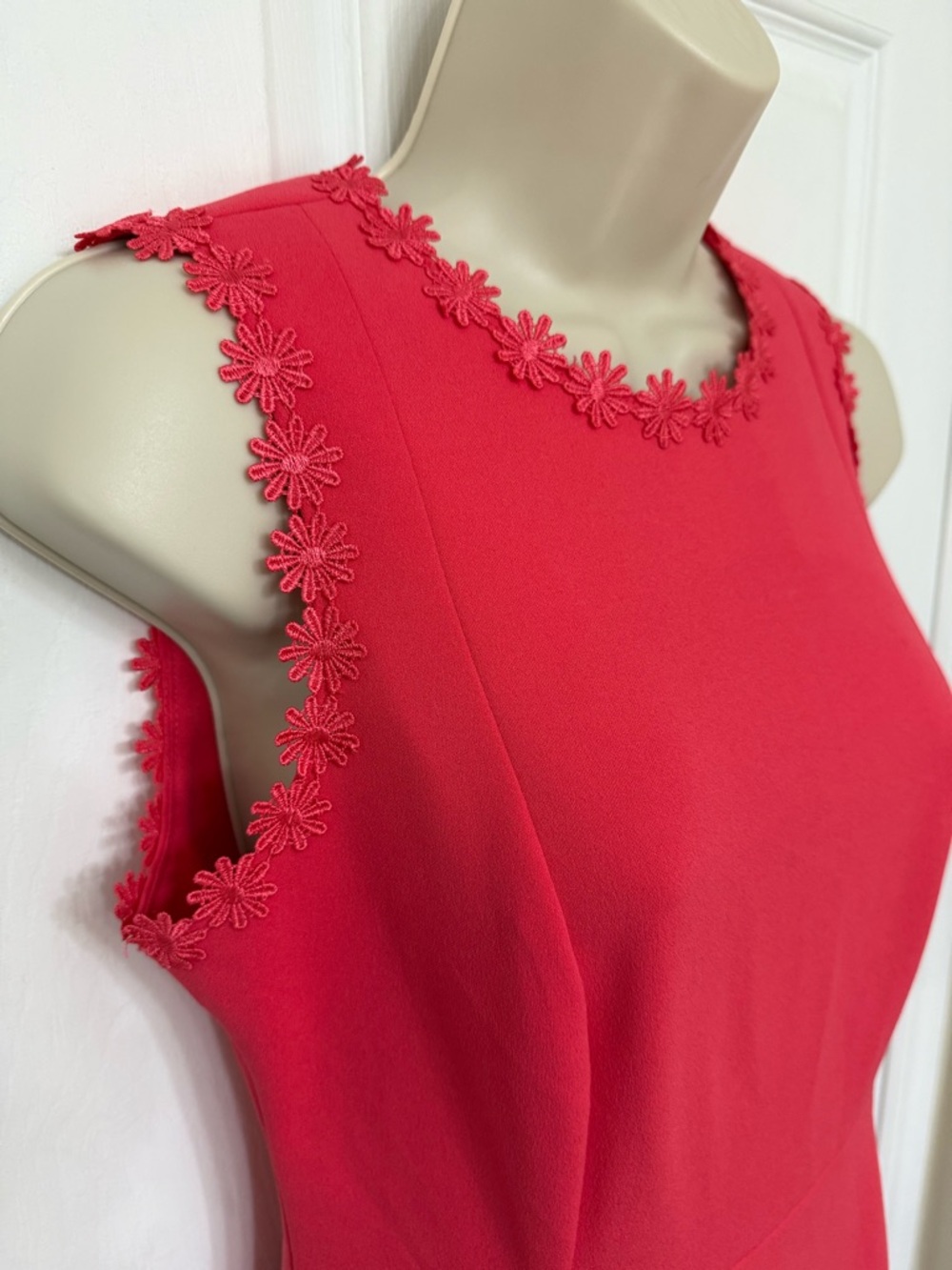 Calvin Klein Red Sheath Dress Size 4 Floral Trim Sleeveless Career - Picture 5 of 12